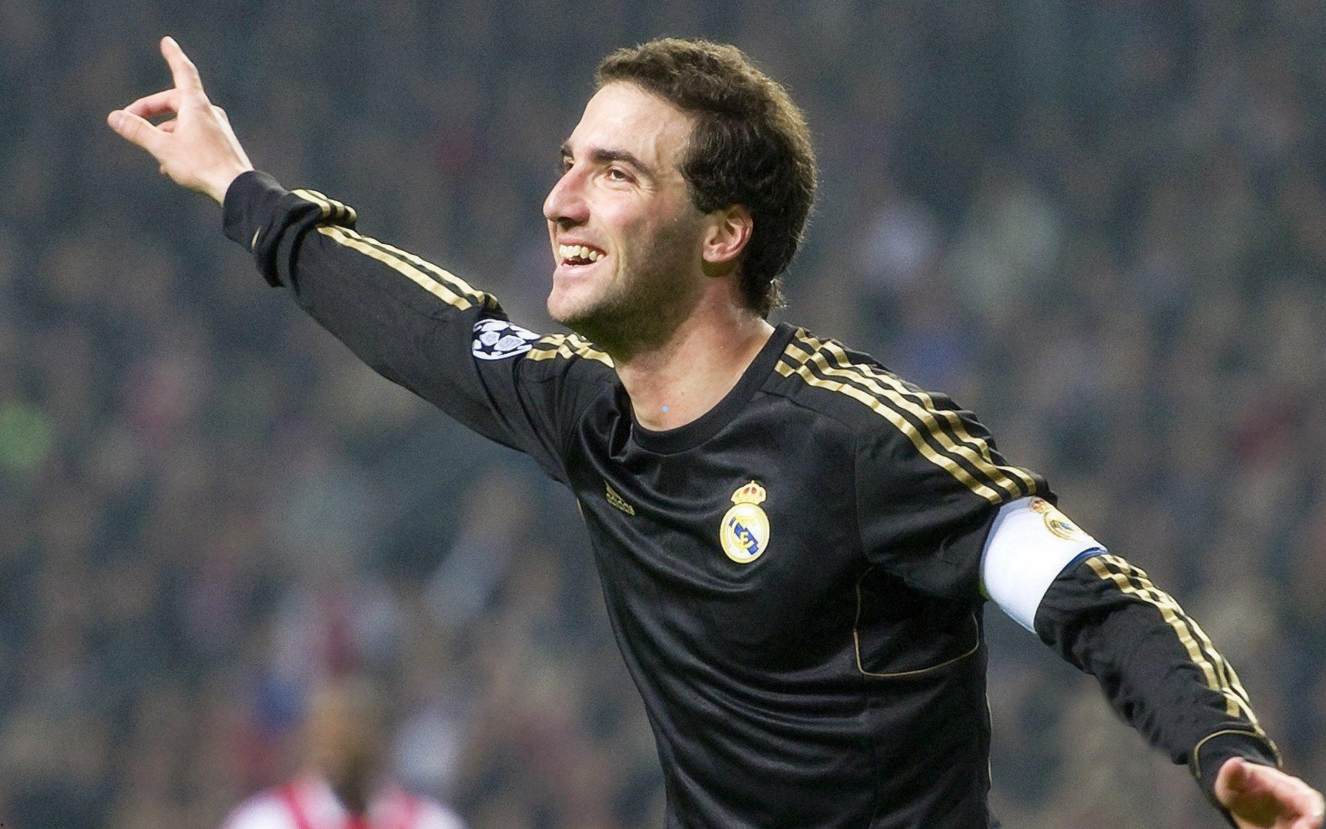 劳塔罗闪耀梅阿查!传射建功助国际米兰登顶意甲 荣膺官方全场最佳球员